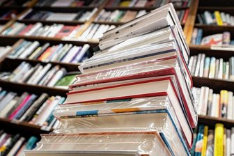 Messe und Lesefest Erz-Buch vom 23. bis 25. Juni: Schwarzenberg lockt Verleger, Autoren und Leser an - Die Messe Erz-Buch in Schwarzenberg hat an drei Tagen Angebote für Leser in petto. Autoren, Verlegern und Nachwuchstalenten bietet sich die Gelegenheit, miteinander ins Gespräch zu kommen und Kooperationen auszuloten.