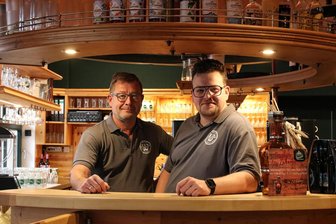 Messen, Familienfeste, Events: So stemmt sich der Wernesgrüner Brauereigutshof gegen schwierige Bedingungen - Gunnar und Alexander Ott leiten die Geschicke des Brauerei-Gutshofes.