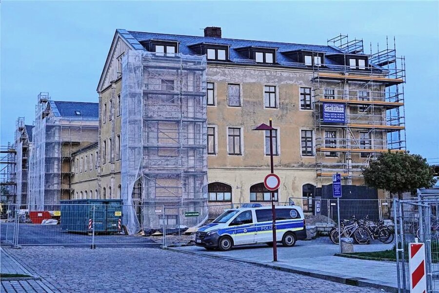 Messerangriff in Freiberg: Polizei fahndet weiter nach Tatverdächtiger - Auf der Bahnhofstraße in Freiberg war es am 4. Mai gegen 18.05 Uhr zu einem blutigen Streit gekommen. 