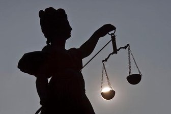 Messerstiche: Bewährungsstrafe für 18-Jährigen -