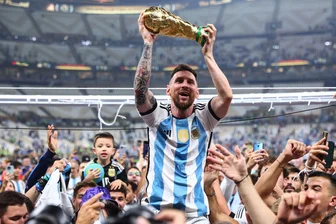 Messis letzter Tango: Schafft Argentinien das Titel-Double? - Hält Lionel Messi die Trophäe am 19. Juli wieder hoch? (Archivbild)