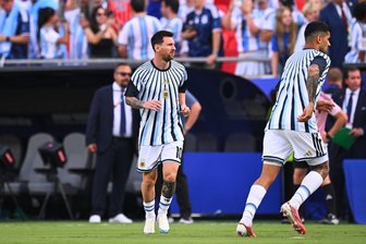 Messis sechstes Mal: Weltmeister setzt WM-Bestmarke - Lionel Messi beim Aufwärmen vor dem Duell mit Algerien.