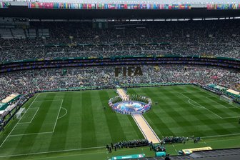 Mexikaner Quinones erzielt erstes WM-Tor - Im Aztekenstadion fiel bereits in der neunten Minute das erste WM-Tor.