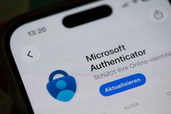 Microsoft warnt vor Sicherheitsproblem in Authenticator-App - Sicherheitslücke: Nutzerinnen und Nutzer des Microsoft Authenticator sollten die App schnellstmöglich aktualisieren.