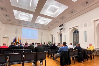 Miete für städtische Räume in Reichenbach teils mehr als verdoppelt - Wer den Reichenbacher Ratssaal für Veranstaltungen anmieten will, muss künftig 420 Euro für einen ganzen Tag oder 320 Euro für unter fünf Stunden zahlen.