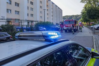 Mieter löscht Balkonbrand in Hohenstein-Ernstthal - Der Brand war am Dienstabend in einem Wohnblock ausgebrochen.