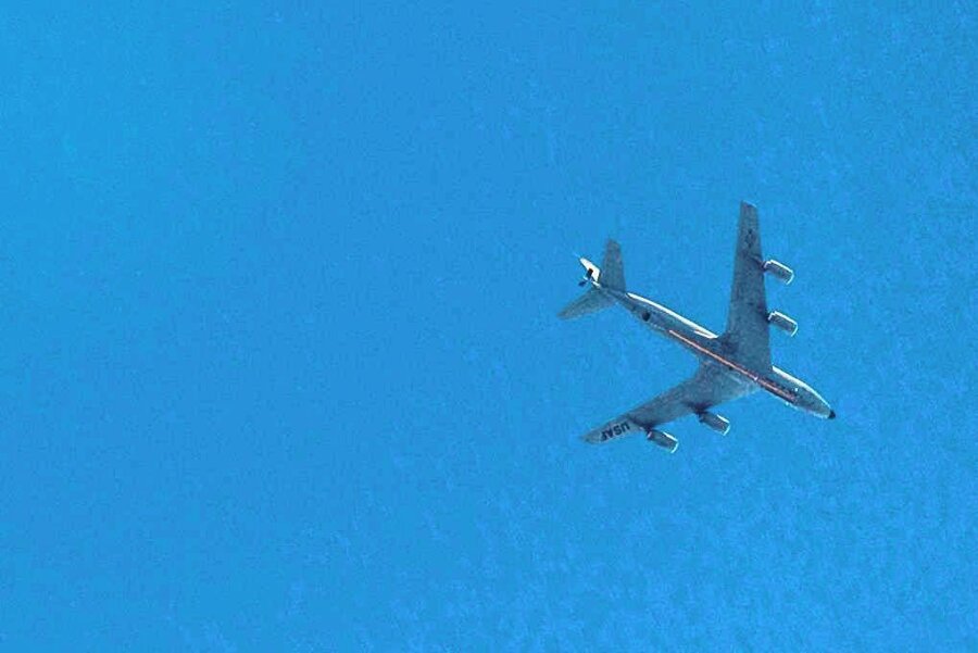 Militärflug der US-Streitkräfte am frühen Morgen über Plauen - Diese Aufnahme einer Boeing KC-135R der U.S. Air Force als Tankflugzeug entstand einmal bei einem Überflug über Westsachsen, allerdings in der Mittagszeit.