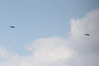 Militärhubschrauber überfliegen Chemnitzer Region - Diese Blackhawks flogen am Dienstag Richtung Osten.