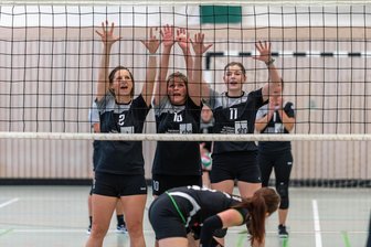 Milkauer Volleyballerinnen wollen Pflichtsieg und Ausrufezeichen setzen - Die Union-Damen um Melanie Schwalbe, Adeline Helbig und Judy Beier (v. l.) könnten – vorausgesetzt Freiberg verliert – das Jahr sogar auf Rang 2 beenden.