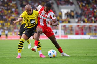 Millionen für Kap-Verde-Spieler: Deutscher Club verdient mit - Sidny Lopes Cabral im Trikot von Rot-Weiß Erfurt (r). Der WM Spieler der Kapverden wechselt von Benfica Lissabon zu Trabzonspor.