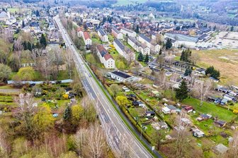 Millionen für Straßen im Erzgebirge: Hier startet Sachsen neue Baustellen - Die Bundesstraße 169 durch Bad Schlema soll in diesem Jahr gebaut werden. Aufgrund des Tages der Sachsen verschiebt sich der Baustart auf Mitte September. 