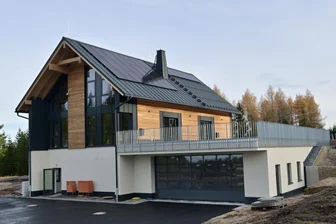 Millioneninvestition in Tourismus im Erzgebirge: Carlsfeld bekommt sein neues Hirschkopfhaus - Das neue Hirschkopfhaus Carlsfeld wird bald eröffnet.