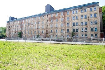 Millionenprojekt: Ausbildungszentrum für Textil in Plauen geplant - Der Vogtlandkreis plant, die Brache Am Mühlgraben 12 zum Technikum Textil für sein benachbartes Berufliches Schulzentrum "e. o. plauen" umzubauen.