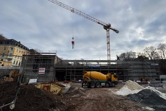 Millionenprojekt im Erzgebirge schreitet voran: Richtfest für neuen Supermarkt - Richtfest für den neuen Edeka-Markt in Annaberg-Buchholz. Eigentlich sollte noch vor Weihnachten eröffnet werden.