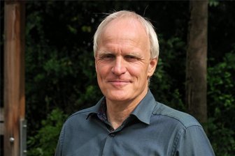 Millionensumme für Ausbau der Bahnstrecke Chemnitz - Leipzig: Grünen-Politiker kämpft für Rochlitzer Anbindung - Bernhard Herrmann, seit 2021 für die Grünen im Bundestag, kämpft dafür, dass Rochlitz und die Region wieder an die Schiene kommt.