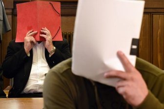 Minderjährige für Sex gekauft - Haftstrafen für Freier -