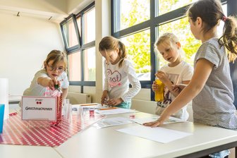 Mineralwasser-Parcours für Kinder: Lichtenauer Getränkehersteller lädt zum Rätseln und Lernen ein - Zum Tag des Mineralwassers findet für Kinder ein Wissensquiz statt.