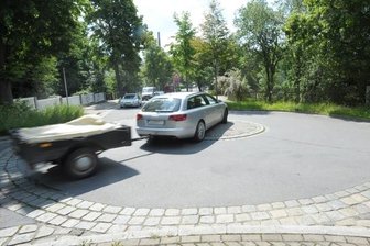 Mini-Kreisverkehr: Landtag thematisiert Anregung Zschopauer Bürger - An der Guerickestraße in Chemnitz gibt es schon einen Mini-Kreisverkehr. So ein Rondell favorisiert die IG auch für die Gräbel-Kreuzung.