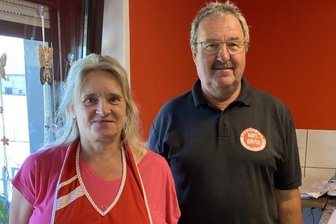 Margit und Helfried Pählke betreiben seit 30 Jahren den kleinen Minimarkt an der Hauptstraße in Tanneberg. Bei ihnen bekommen die Kunden mitunter auch noch Sachen, die in großen Supermärkten ausverkauft sind.