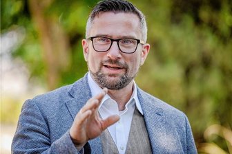 Minister Martin Dulig auf dem Fahrrad, Siedler mit Planwagen: Was bringt die Woche in Mittelsachsen? - Martin Dulig, Sachsens Minister für Wirtschaft, Arbeit und Verkehr, will die Region um Chemnitz per Fahrrad erkunden.