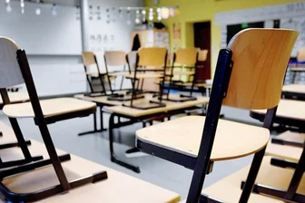 Ministerium schließt Chemnitzer Schule nach Corona-Ausbruch teilweise - Wegen zu vieler Corona-Infektionen muss in Chemnitz die nächste Schule geschlossen bleiben.