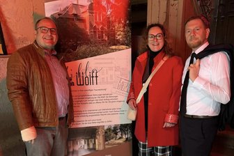 Ministerpräsident besucht besondere Ausstellung im Vogtland - Uwe und Janet Bräutigam begrüßten den Ministerpräsidenten in der Villa Wolff.