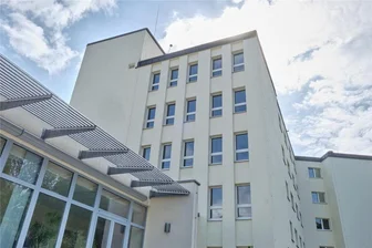 Ministerpräsident diskutiert in Reichenbach zum Thema Krankenhaus - Das Krankenhaus Reichenbach existiert nicht mehr. Dennoch bleiben Kliniken landesweit von Bedeutung.