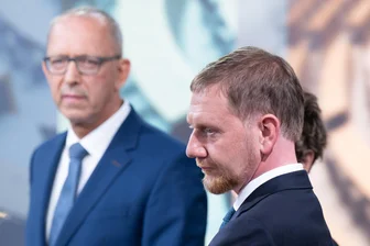 Ministerpräsidenten-Wahl in Sachsen: Tritt AfD-Chef Urban gegen Kretschmer an - und was ist mit einem anderen Herausforderer? - Sachsens AfD-Chef Jörg Urban hält sich eine Kandidatur gegen CDU-Chef Michael Kretschmer offen.