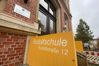 „Mir hat das immer so wehgetan“: Diese Chemnitzer Schulen verzichten ab sofort auf Noten – zumindest in manchen Fächern - Die 280 Schüler der Rudolfschule Chemnitz bekommen in einigen Fächern ab sofort keine Noten mehr. Die Kernfächer Mathe, Deutsch und Sachunterricht zählen aber nicht dazu.