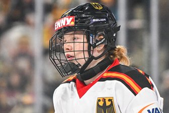 Mit 16 zu Olympia: Eishockey-Shootingstar Mathilda Heine aus Crimmitschau und ihr Alleinstellungsmerkmal - Die Crimmitschauer Eishockeyspielerin Mathilda Heine ist die Jüngste im gesamten deutschen Olympiateam.