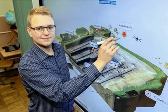 Mit 27 Jahren bereits Schulleiter: Maximilian Scheller leitet Trützschler-Oberschule Falkenstein - Maximilian Scheller (27) ist Lehrer für Mathematik und Physik und seit einem Monat auch Schulleiter der Trützschler-Oberschule Falkenstein.