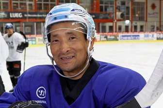 Mit 50 Jahren noch auf dem Eis: Profispieler Esbjörn Hofverberg aus Crimmitschau denkt nicht ans Aufhören - Esbjörn Hofverberg plant eine Fortsetzung seiner Eishockey-Karriere. Nachdem sein Vertrag in Leipzig nicht verlängert wurde, sucht er einen neuen Verein. Das Foto entstand im Herbst 2020. 