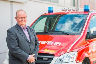 Mit 66 Jahren ist noch lange nicht Schluss - Christoph Stahl bei seiner Verabschiedung im Feuerwehrtechnischen Zentrum des Erzgebirgskreises in Pfaffenhain. 