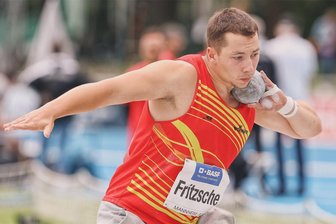 Mit Bestweite: Kugelstoßer des SV Vorwärts Zwickau verschafft sich Rückenwind für die Deutsche Meisterschaft - Volle Konzentration bei Shaun-Paul Fritzsche. Das Foto zeigt ihn bei einem Meeting im Juni in Mannheim.