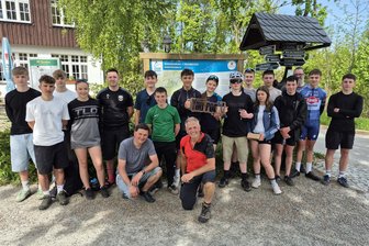 Mit dem Fahrrad hoch hinaus: Schüler der Seminarschule Auerbach meistern den Stoneman Miriquidi im Erzgebirge - 16 Schüler der Seminarschule Auerbach haben sich erfolgreich dem Stoneman Miriquidi gestellt und waren dafür mehrere Tage im Erzgebirge unterwegs.