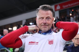 Mit dem FSV Zwickau in der Heimatstadt: „Ich bin Karl-Marx-Städter durch und durch“ - „Ich bin Karl-Marx-Städter durch und durch“, sagt FSV-Trainer Rico Schmitt – mit einem Augenzwinkern?