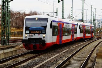 Mit dem Sonderzug von Chemnitz zum Fußballspiel nach Aue - Mit diesem Sonderzug können Fans des FC Erzgebirge Aue am Freitag zum Spiel gegen den Karsruher SC fahren - und zurück.