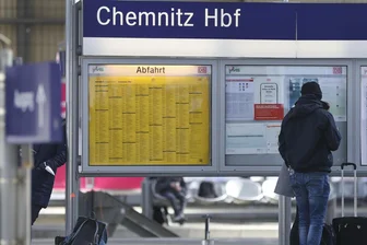 Mit dem Zug nach Chemnitz: Mitteldeutsche Regiobahn setzt auf Zusatzzüge zur Eröffnung der Kulturhauptstadt - Am Hauptbahnhof werden am Samstag wohl viele Menschen an- und abreisen. Und es werden deutlich mehr Züge als sonst ankommen.