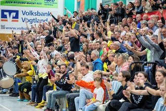 Mit den Fans ungeschlagen bleiben - Faustpfand Helbig-Halle: In keine andere Halle in der Handball-Oberliga kamen im Schnitt so viele Zuschauer wie beim SV 04 Oberlosa. Auch dank der Fans blieb man im Jahr 2023 zu Hause ungeschlagen. 