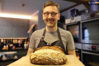 Mit Deutschlands Brotpapst in der Testbackstube: Was macht ein gutes Brot aus, Herr Geißler? - Lutz Geißler entwickelt Jahr für Jahr unzählige neue Brote.