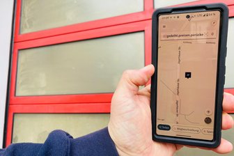 Mit drei Wörtern zum genauen Standort: Darum raten Rettungsdienste aus dem Erzgebirge zu dieser App - Mit drei Wörtern zum Ziel: Eine App macht es auch Rettungsdiensten wie der Feuerwehr leichter, Personen zu finden, die in Not geraten sind.