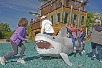 Mit einem Piratenschiff können Kinder in See stechen - 