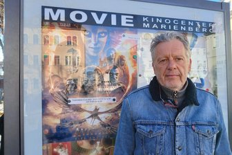 „Mit einem weinenden und einem lachenden Auge“: Langjähriger Betreiber von Kino im Erzgebirge hat sich zurückgezogen - Andreas Helmert führte über 20 Jahre das Kino in Marienberg.