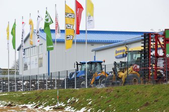 Mit einer teuren Landmaschine aus Niederschöna bei Freiberg auf dem Weg nach Rumänien: Urteil gegen Traktorendieb - Vom Gelände der Agrartechnik Sachsen in Niederschöna bei Freiberg war am 11. August 2025 ein Traktor im Wert von fast 70.000 Euro entwendet worden.