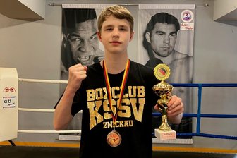 Mit fünf Titeln: KSSV Zwickau dominiert Landesmeisterschaft des Box-Nachwuchses - Ben Kramer holte nach Bronze bei der Deutschen Meisterschaft im Mai (Foto) diesmal Gold auf Sachsenebene.