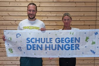 Mit jedem Schritt gegen Hunger: 250 Schüler starten bei Spendenlauf im Freiberger Stadtwald - Eric Schwitalla (40) und Alexandra Rogler (50) fördern den Spendenlauf in Freiberg.