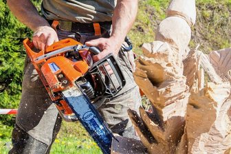 Mit Kettensägenklang und neuem Veranstalter: Erlabrunns Sommerfest erlebt am 3. Juni zweite Auflage - Dass auch mit der Kettensäge Kunstwerke entstehen können, ist beim Sommerfest in Erlabrunn zu erleben.