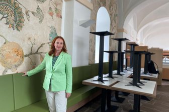 Mit kurfürstlichen Köstlichkeiten: Nach fast zwei Jahren beendet Schloss Augustusburg die Gastro-Misere - Schlossbetriebe-Geschäftsführerin Patrizia Meyn in den Räumen des künftigen Café „Anna“ im Schloss Augustusburg.