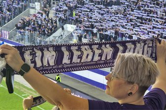 „Mit Leonhardt wäre das nicht passiert“ – Erzgebirge Aue steigt ab und Fans fordern Neuanfang - Viele Fans im Erzgebirgsstadion waren nach dem Unentschieden enttäuscht. Sie fordern einen Neuanfang.