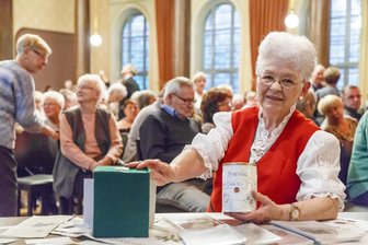 Reaktionen auf den Tod von Marianne Martin: Sie wollte ein Unterrichtsfach Erzgebirgisch - Auch dies war eine Seite von Marianne Martin: Die Erzgebirgerin sammelte Spenden für schwerkranke Kinder.